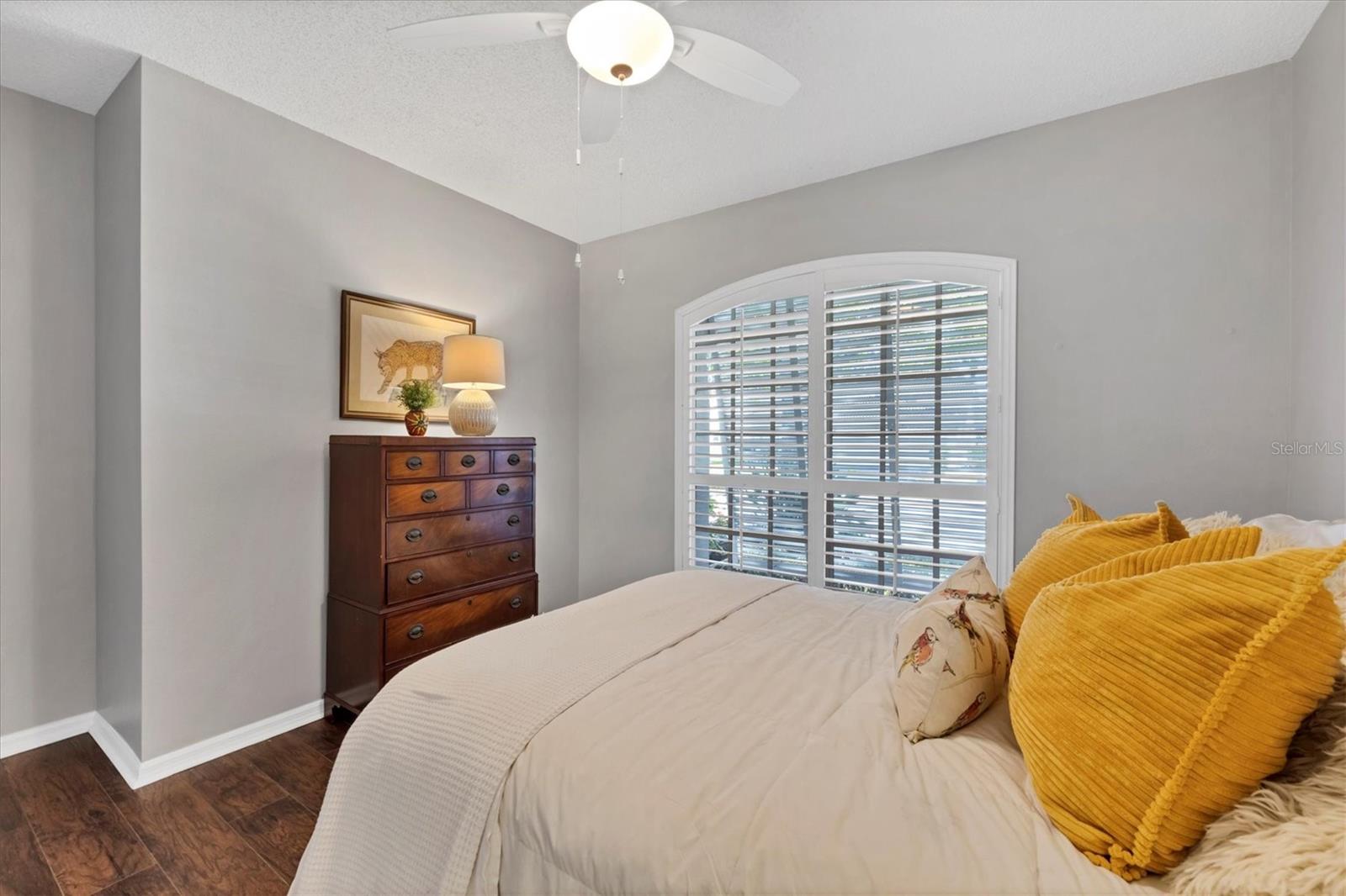 Image 28 of 39 For 4511 Del Sol Boulevard S