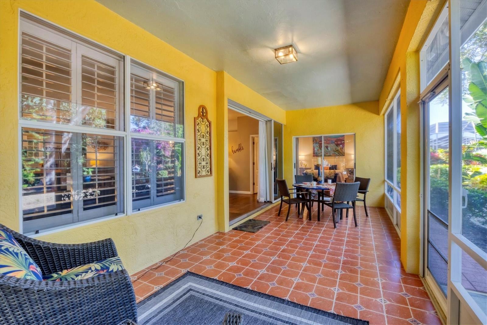 Image 32 of 39 For 4511 Del Sol Boulevard S