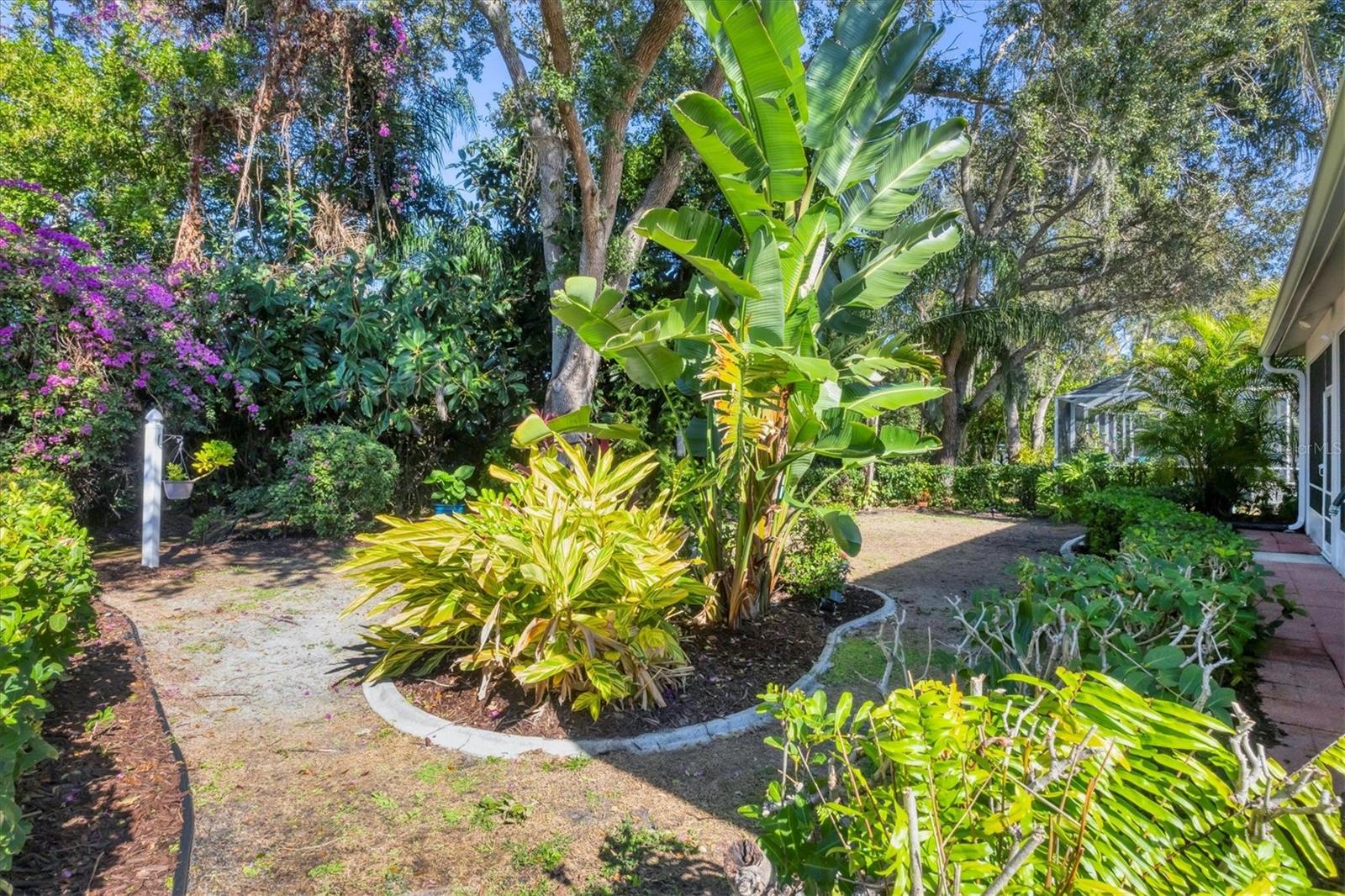 Image 34 of 39 For 4511 Del Sol Boulevard S