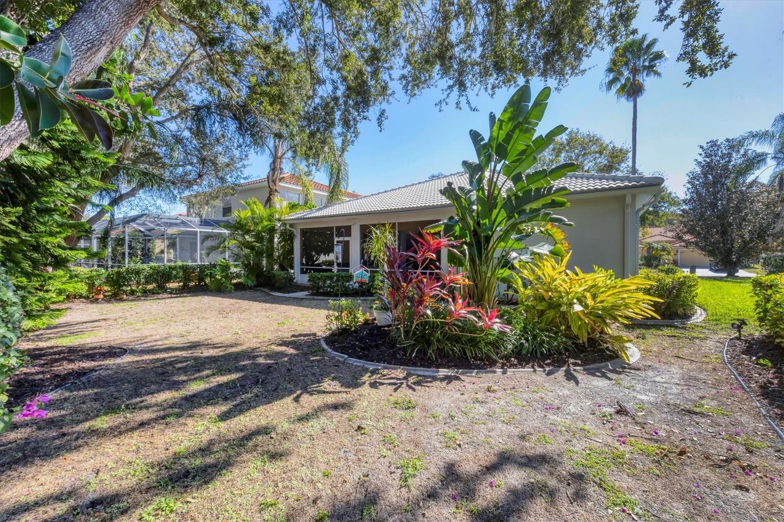 Image 35 of 39 For 4511 Del Sol Boulevard S