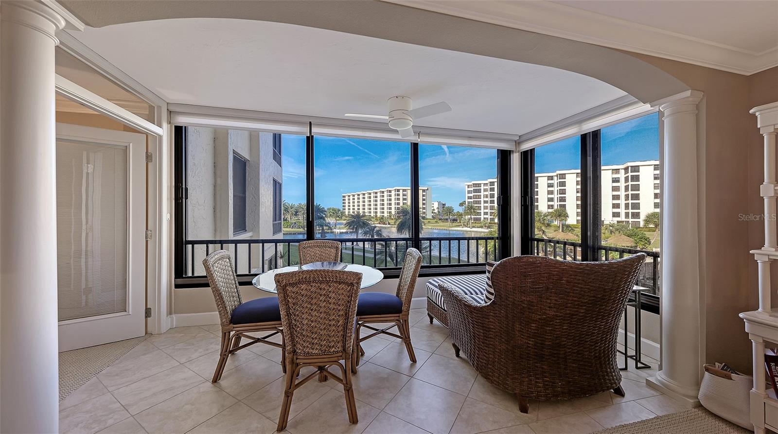 Image 8 of 35 For 5780 Midnight Pass Road 207