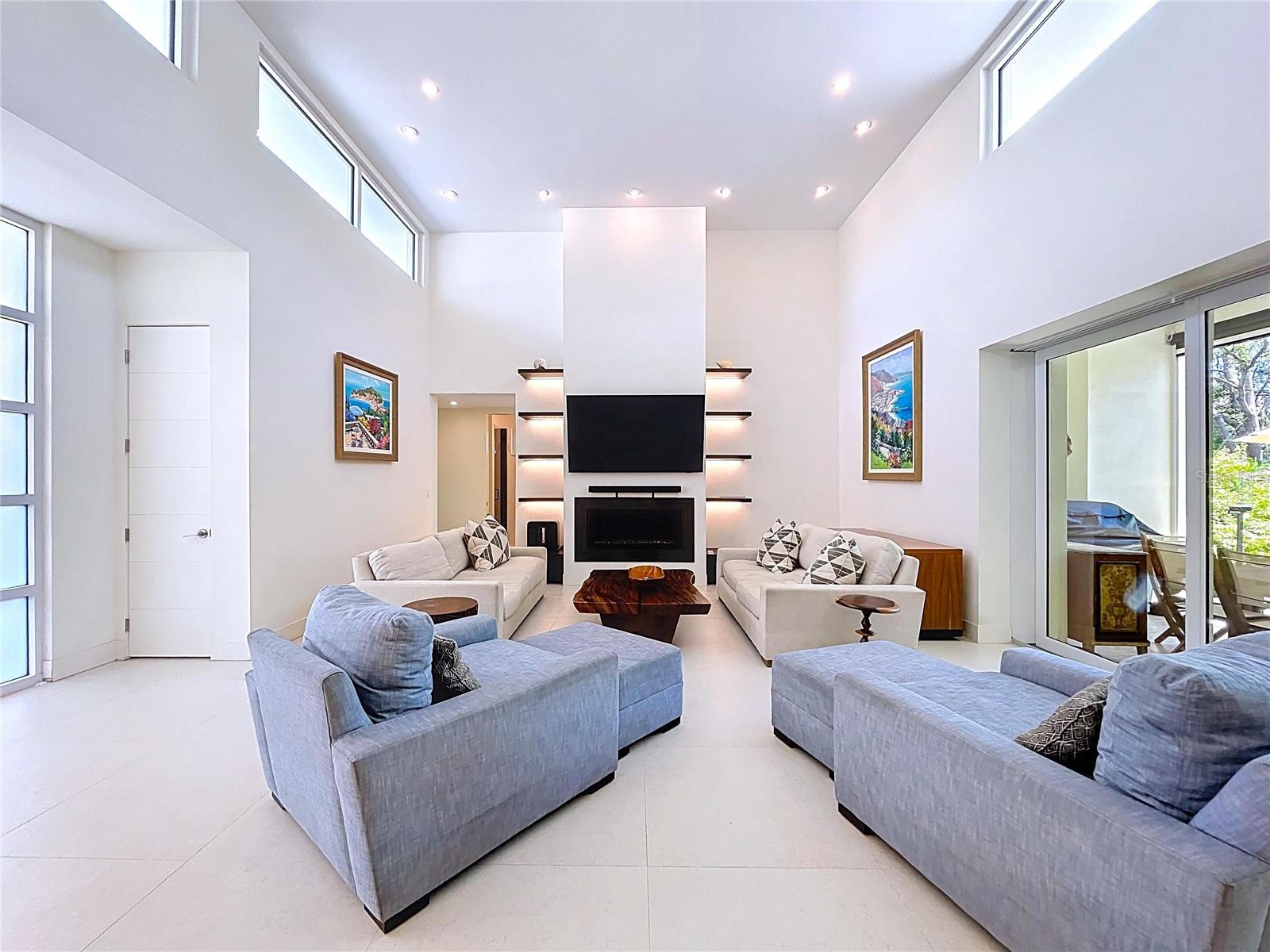 Image 11 of 90 For 1347 Harbor Drive