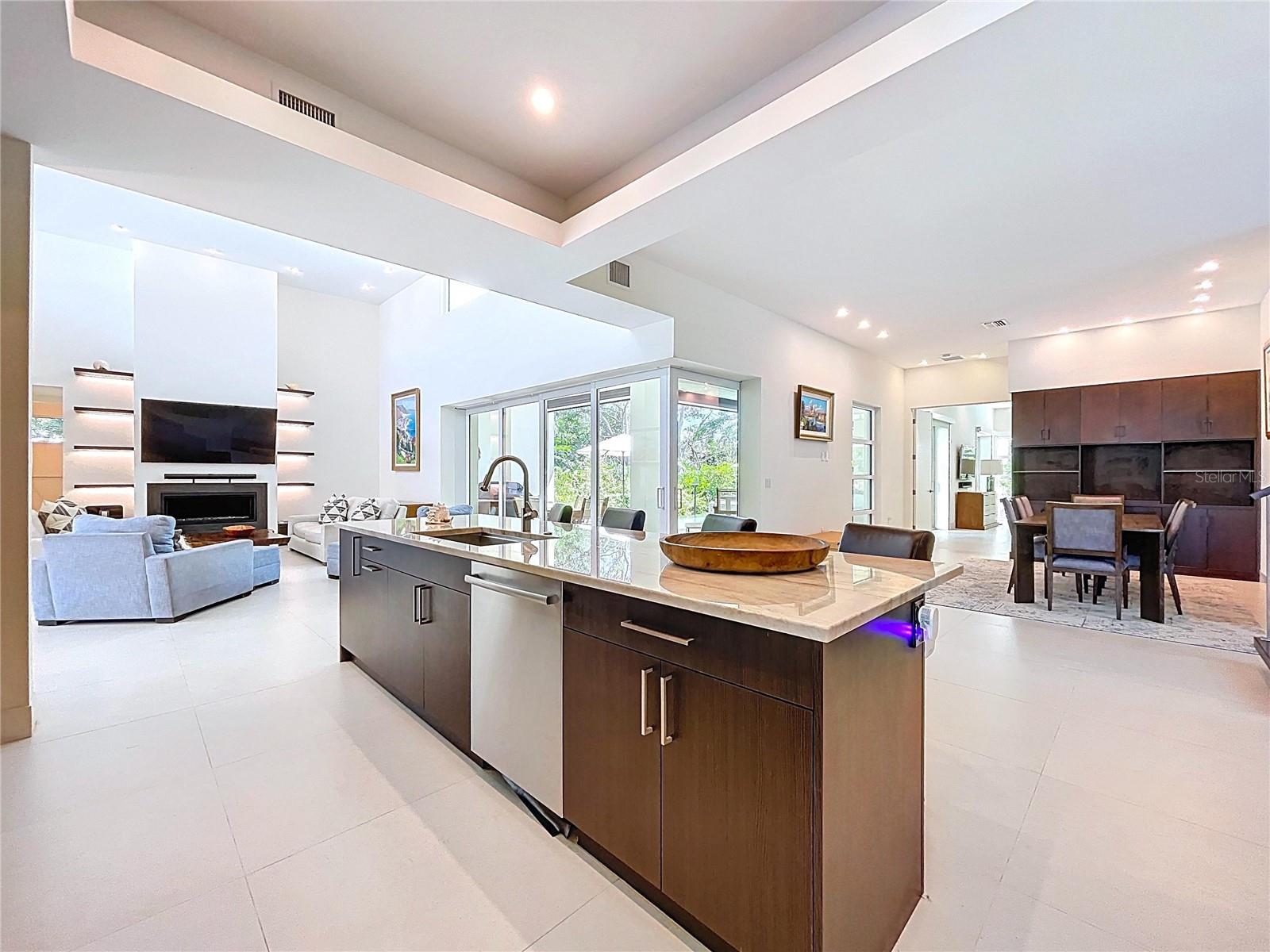 Image 21 of 90 For 1347 Harbor Drive