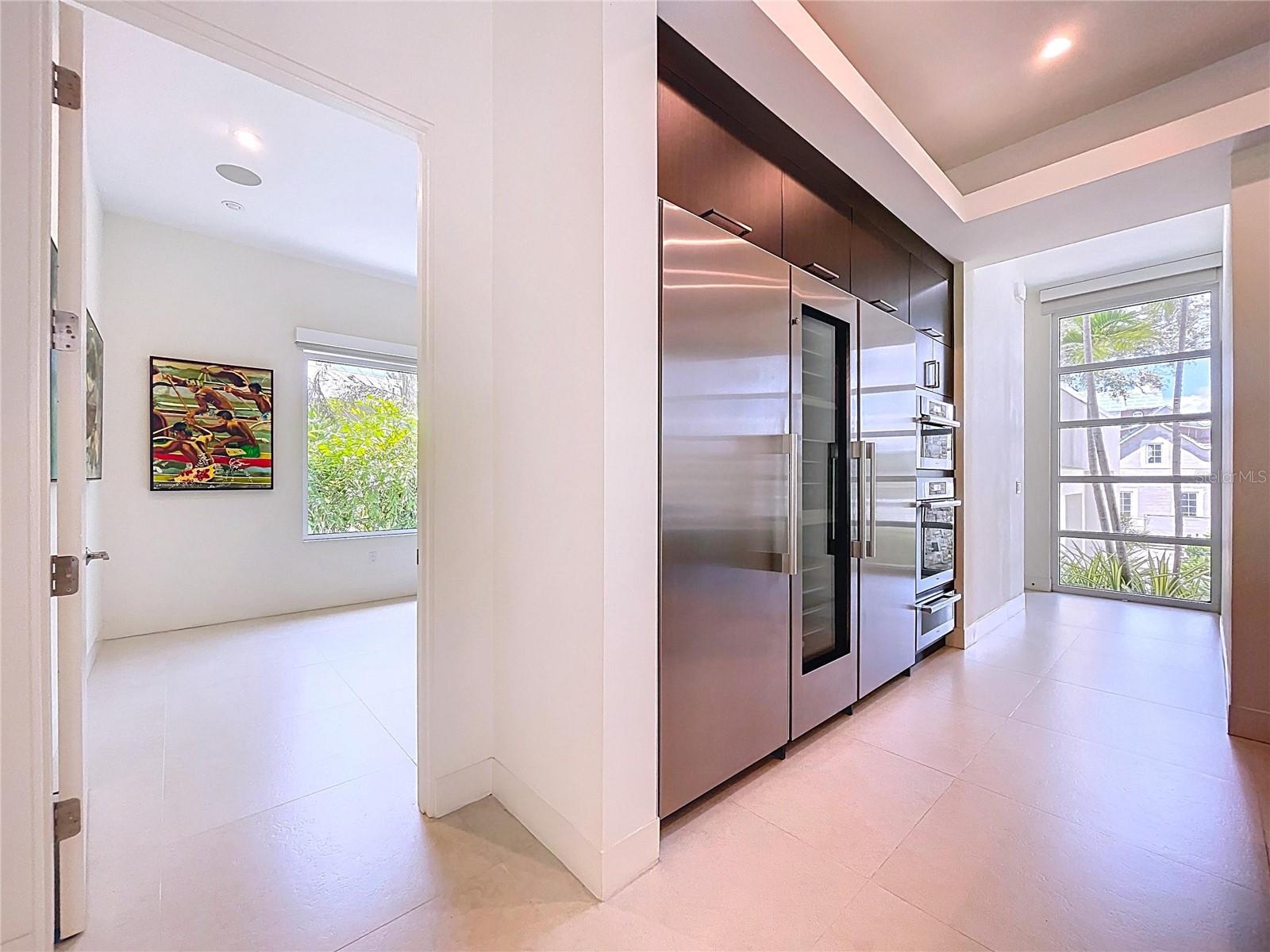 Image 27 of 90 For 1347 Harbor Drive