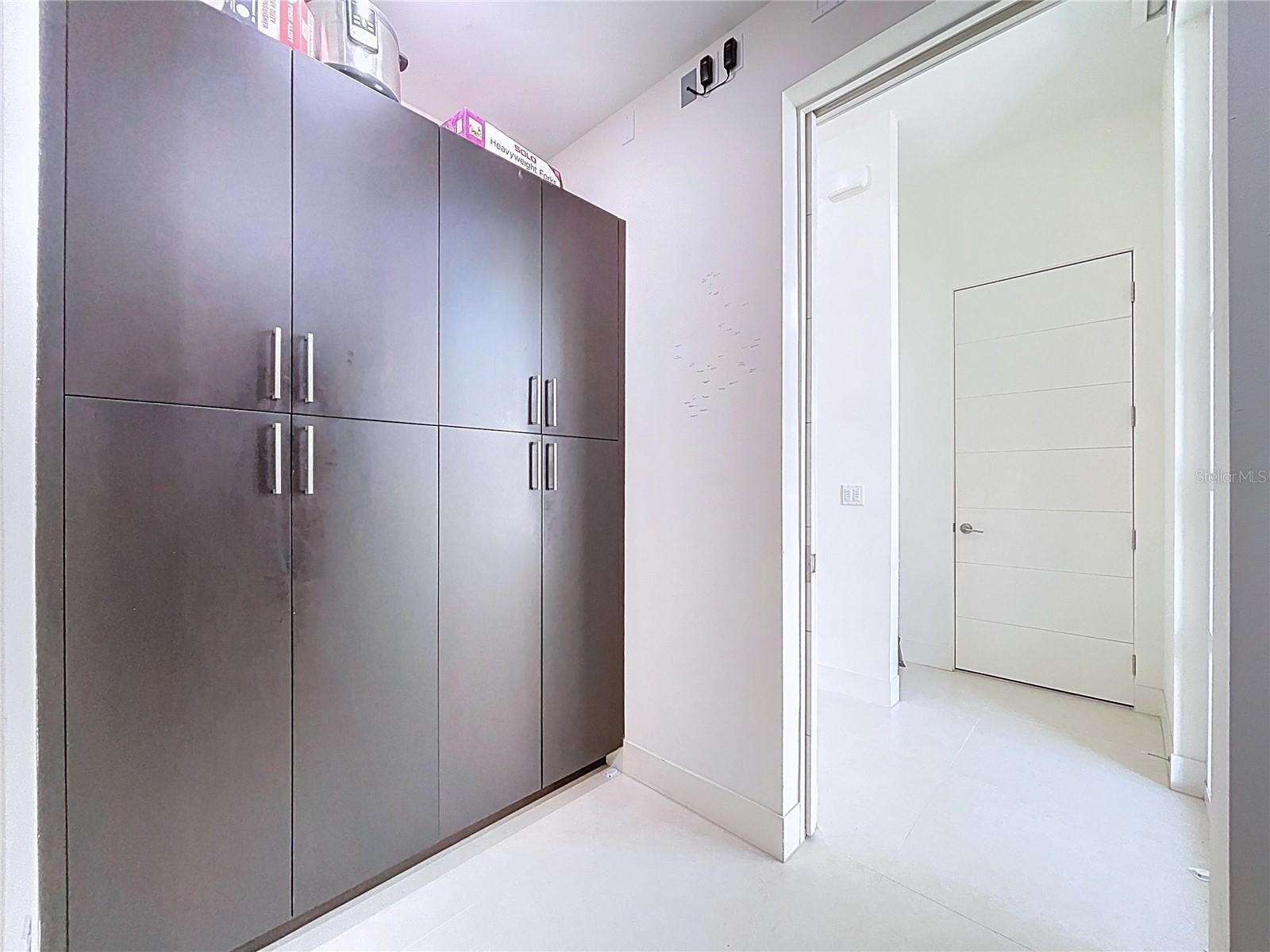 Image 30 of 90 For 1347 Harbor Drive