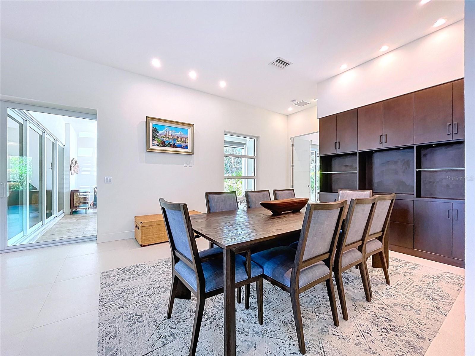 Image 33 of 90 For 1347 Harbor Drive