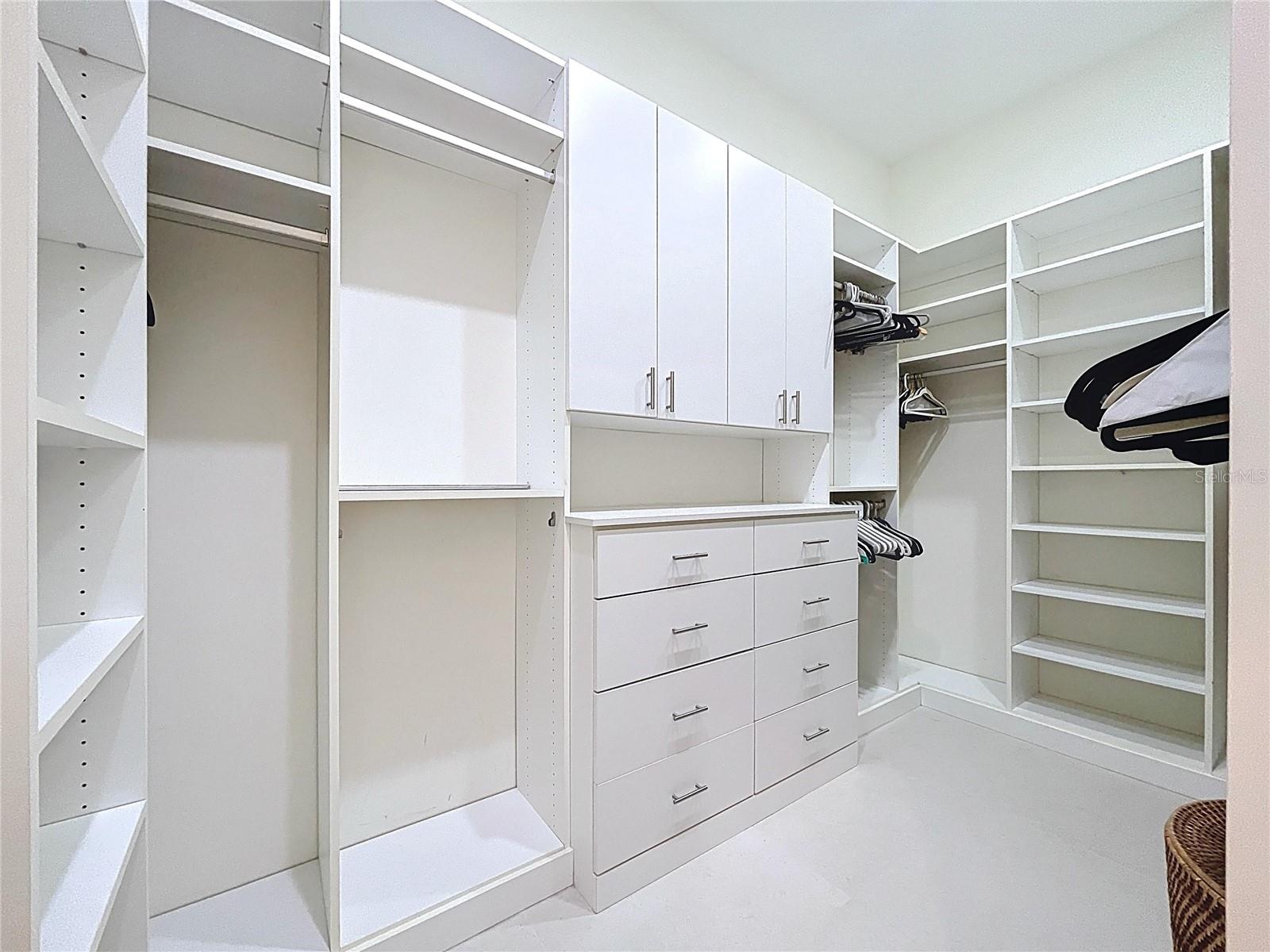 Image 40 of 90 For 1347 Harbor Drive