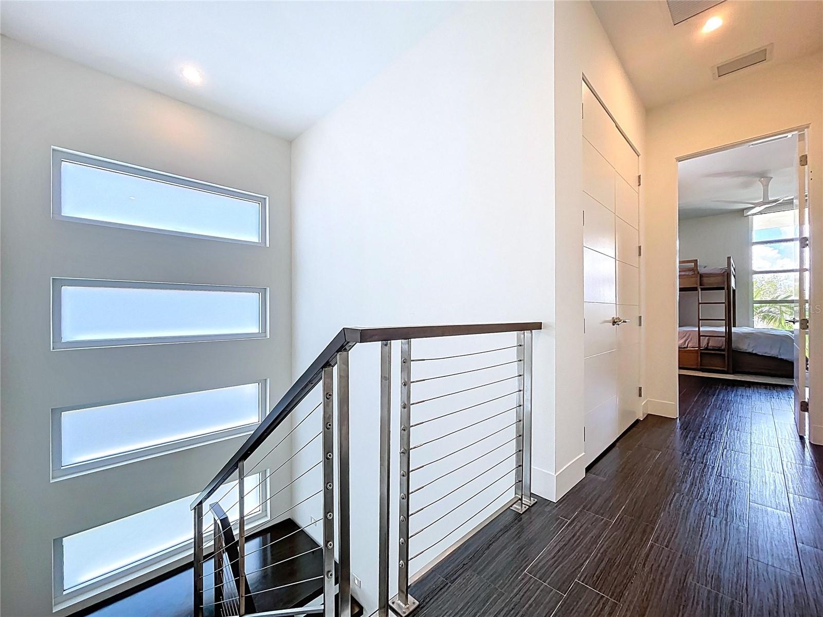 Image 54 of 90 For 1347 Harbor Drive