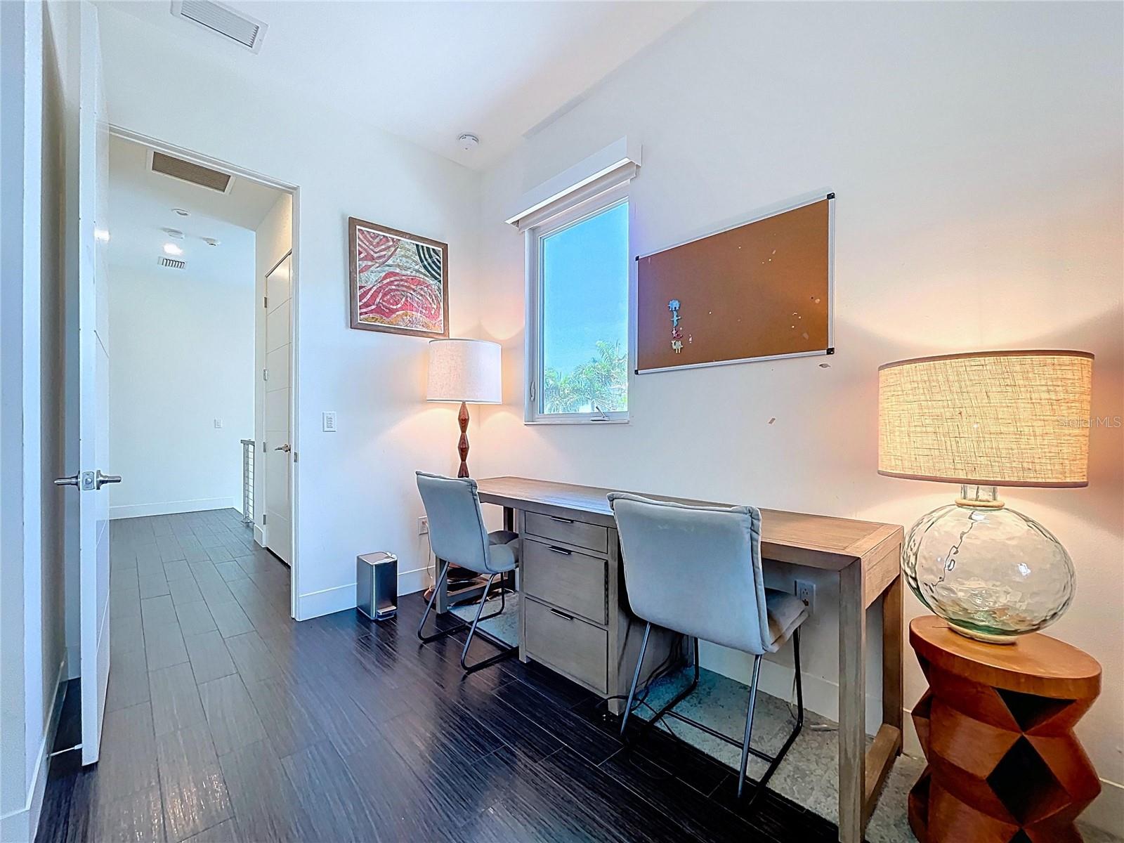 Image 78 of 90 For 1347 Harbor Drive