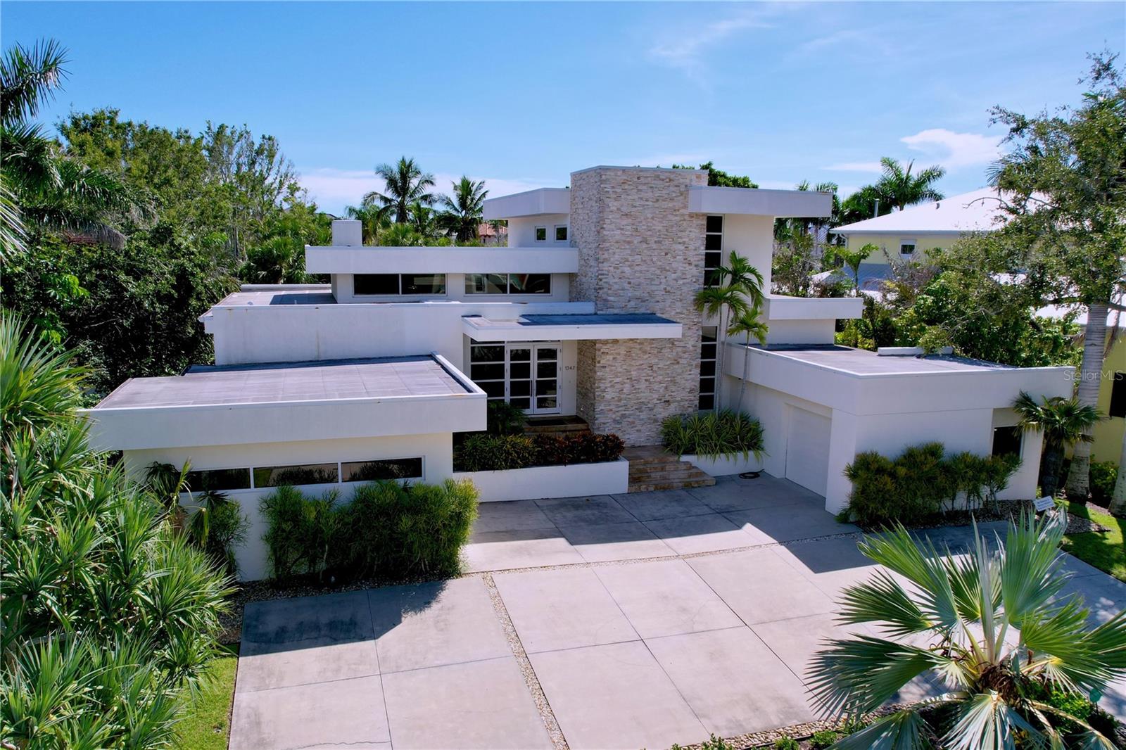 Image 89 of 90 For 1347 Harbor Drive