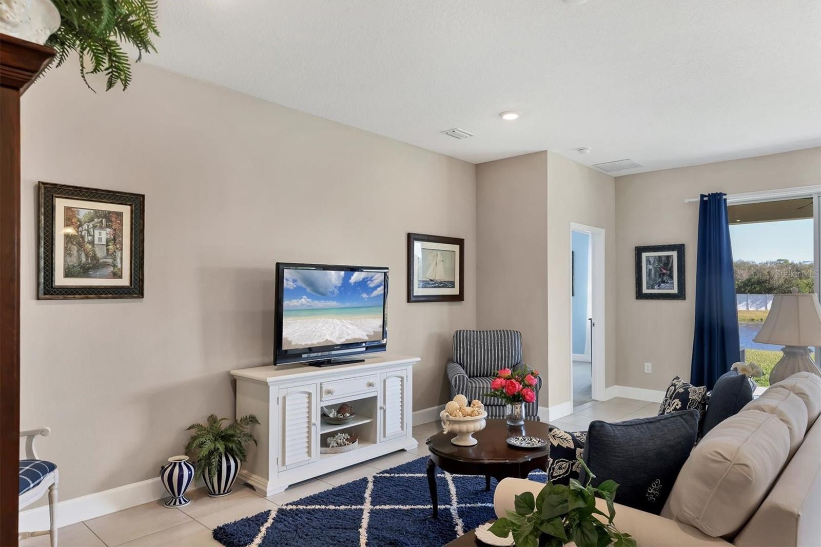 Image 11 of 55 For 15917 5th Avenue E