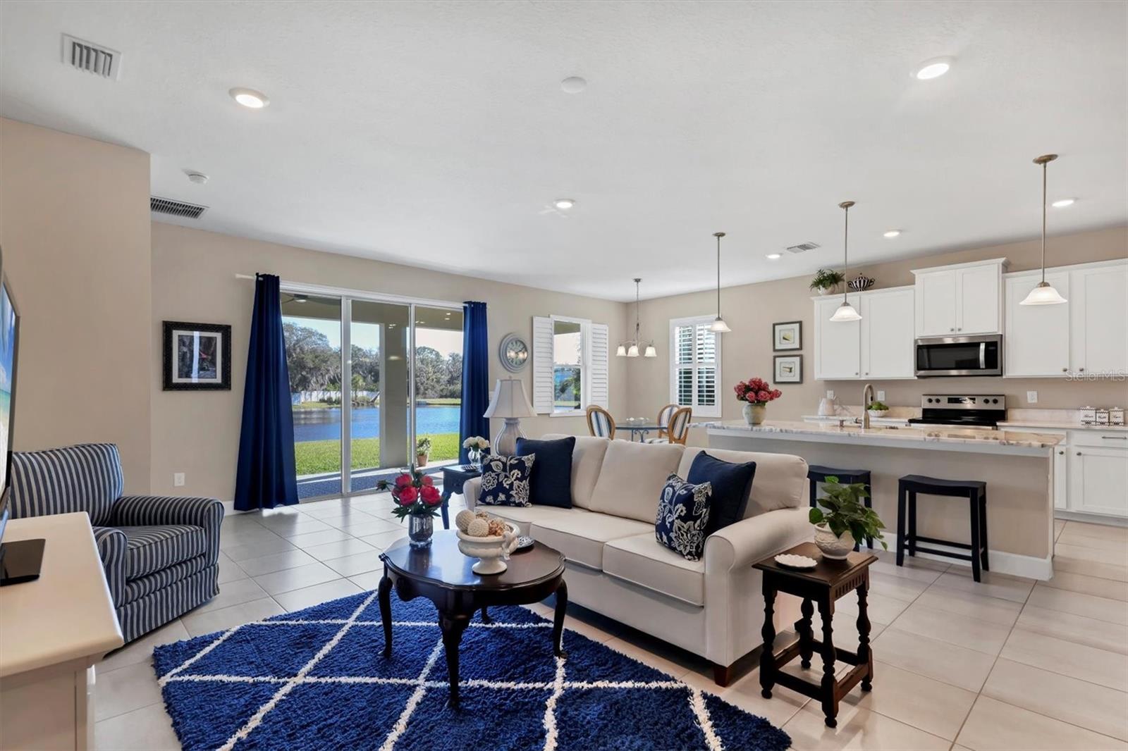 Image 13 of 55 For 15917 5th Avenue E