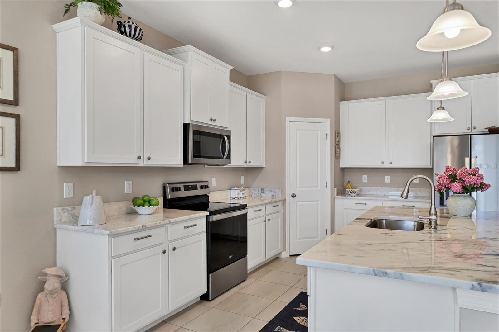 Image 19 of 55 For 15917 5th Avenue E