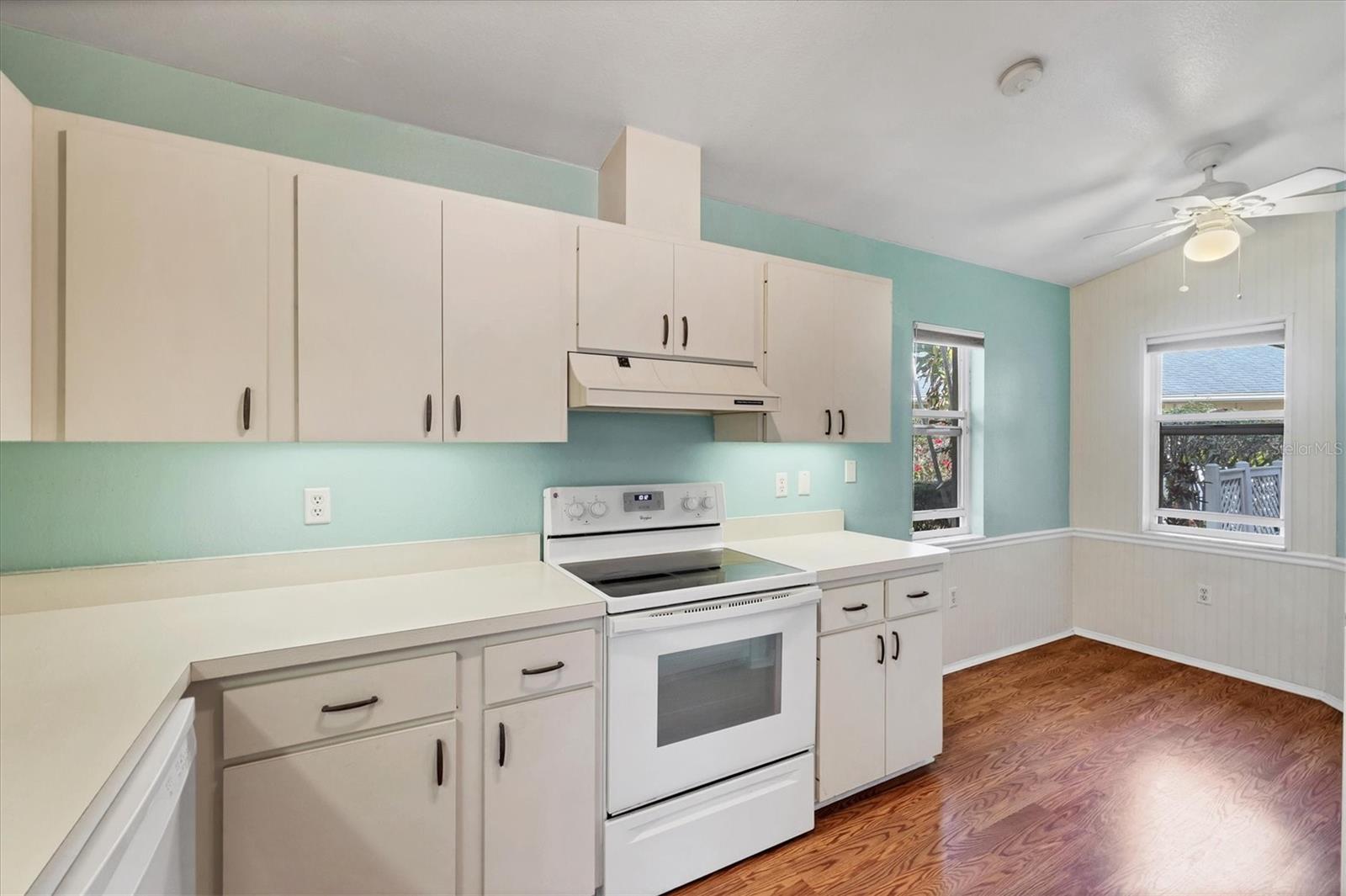 Image 10 of 28 For 444 Chartley Court S