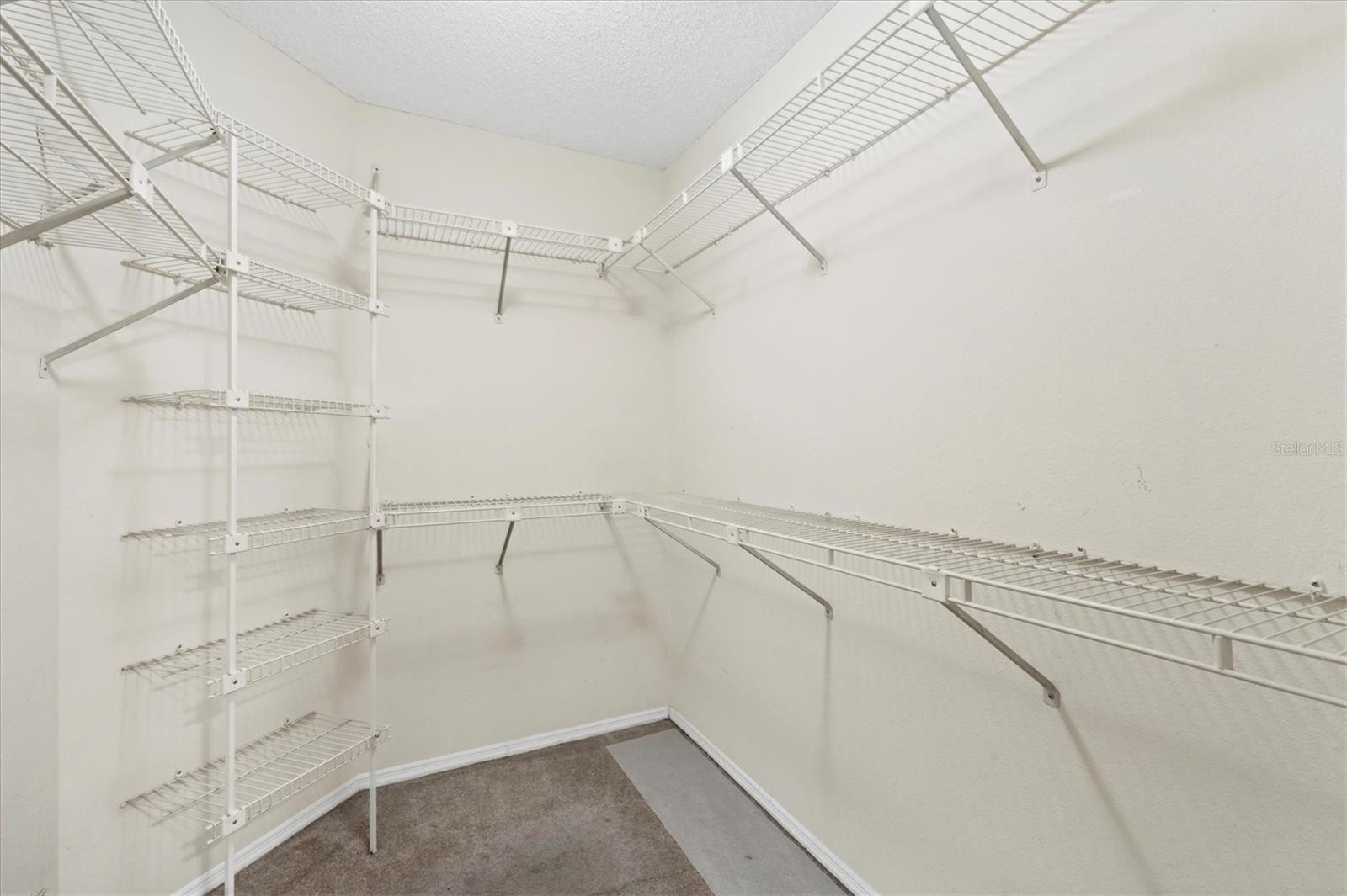 Image 19 of 28 For 444 Chartley Court S