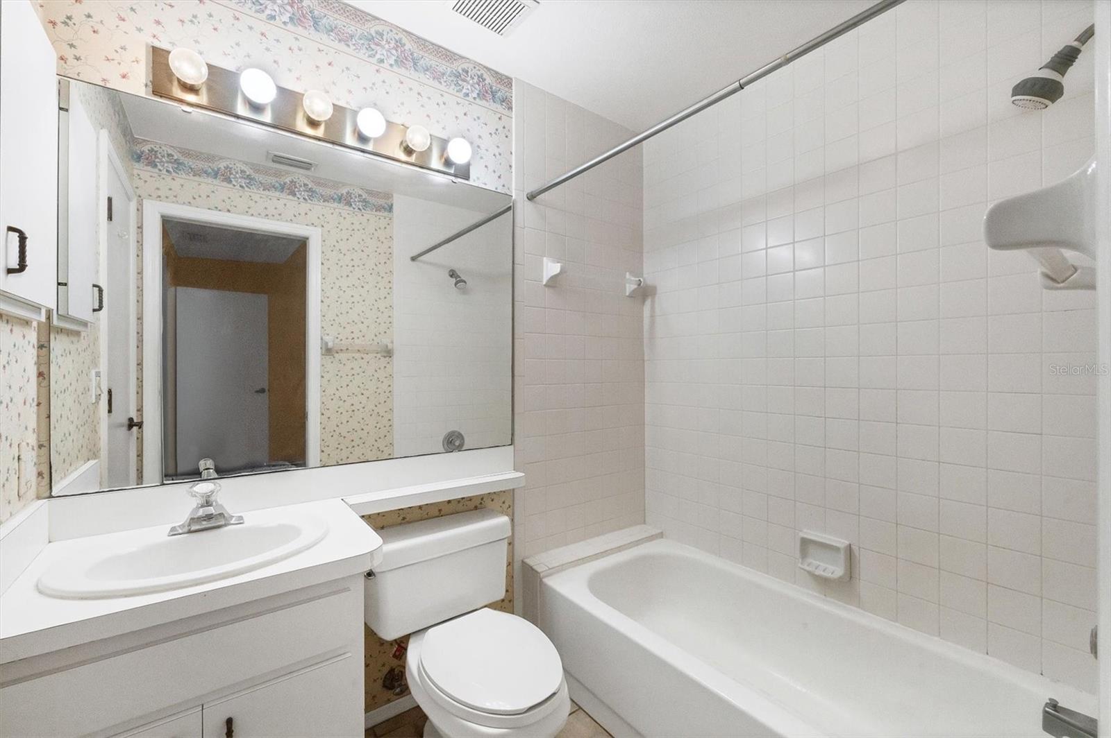 Image 20 of 28 For 444 Chartley Court S