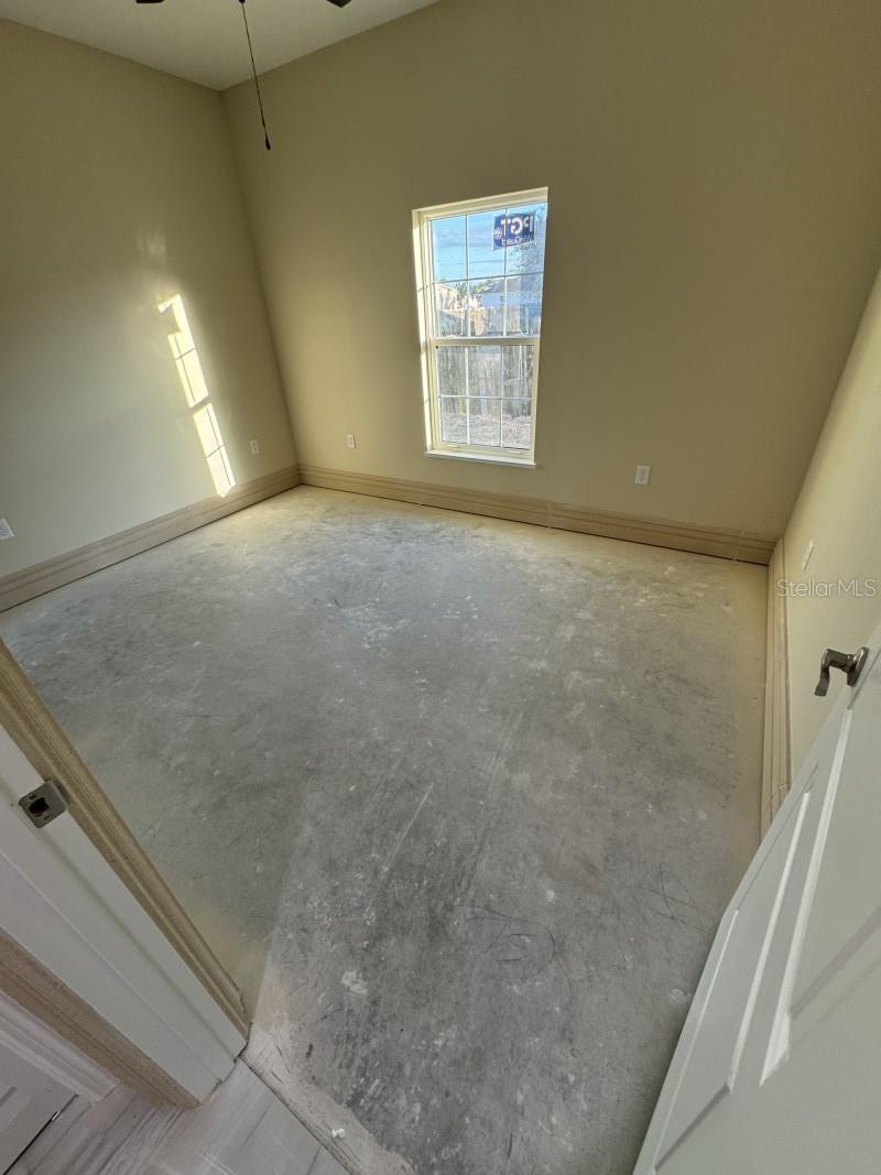 Image 11 of 35 For 1032 38th Terrace