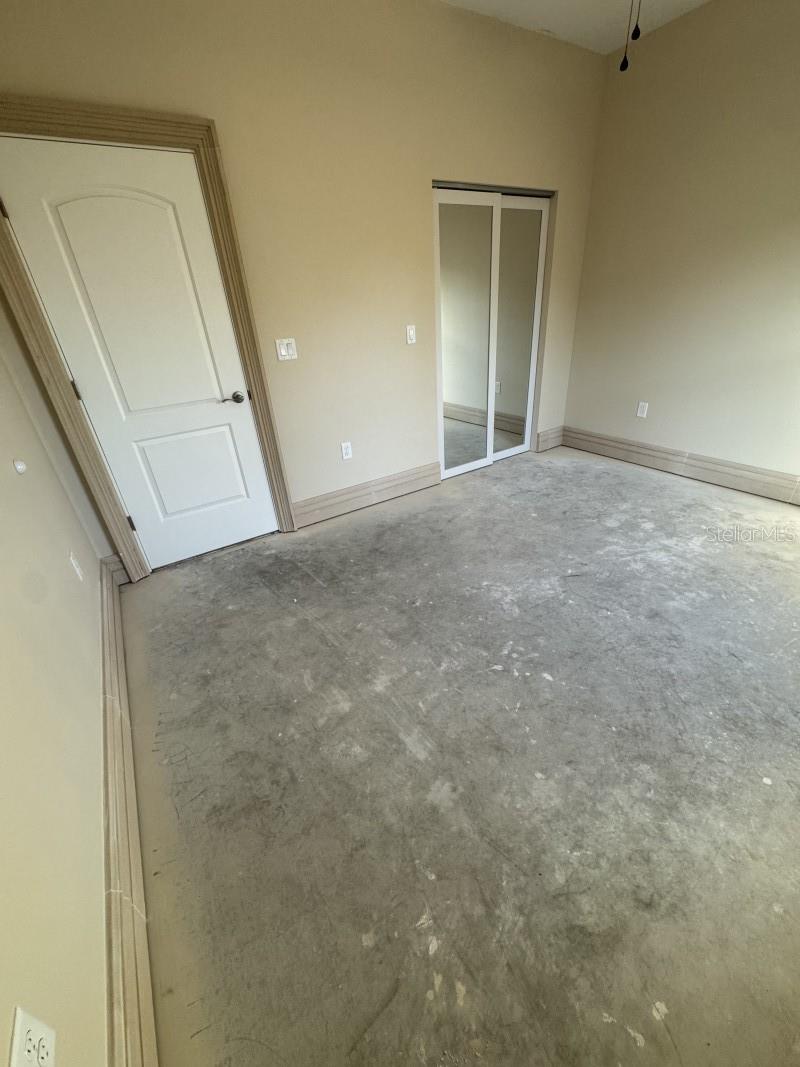 Image 13 of 35 For 1032 38th Terrace