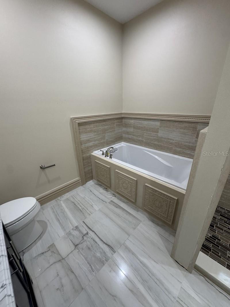 Image 16 of 35 For 1032 38th Terrace