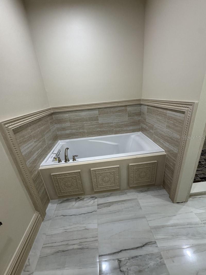 Image 17 of 35 For 1032 38th Terrace