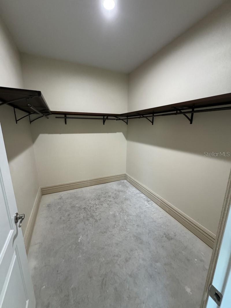 Image 18 of 35 For 1032 38th Terrace