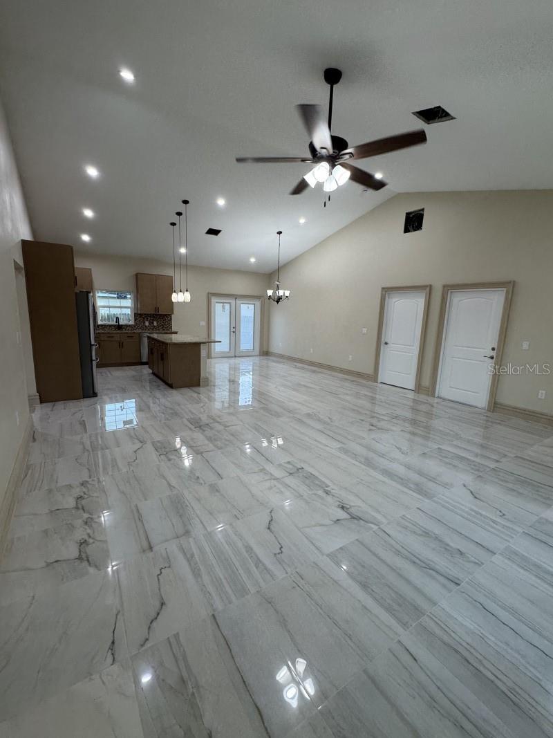 Image 23 of 35 For 1032 38th Terrace