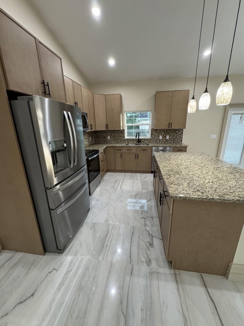 Image 26 of 35 For 1032 38th Terrace