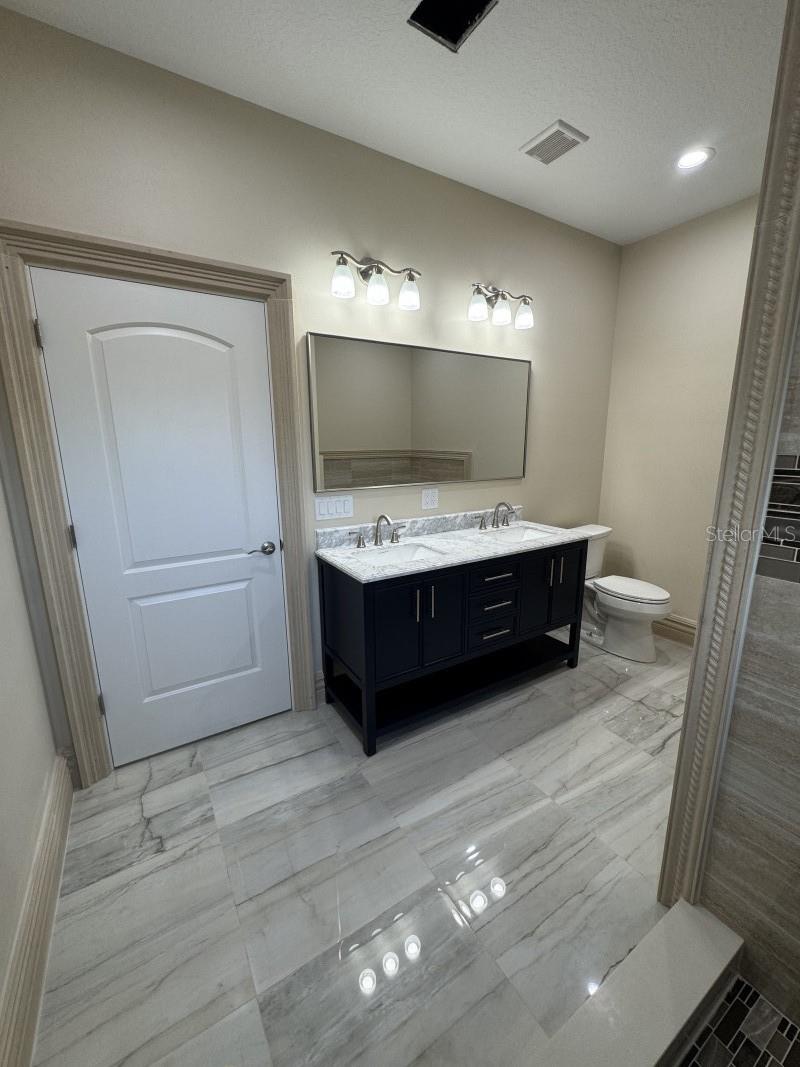 Image 27 of 35 For 1032 38th Terrace