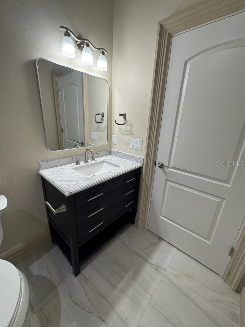 Image 32 of 35 For 1032 38th Terrace