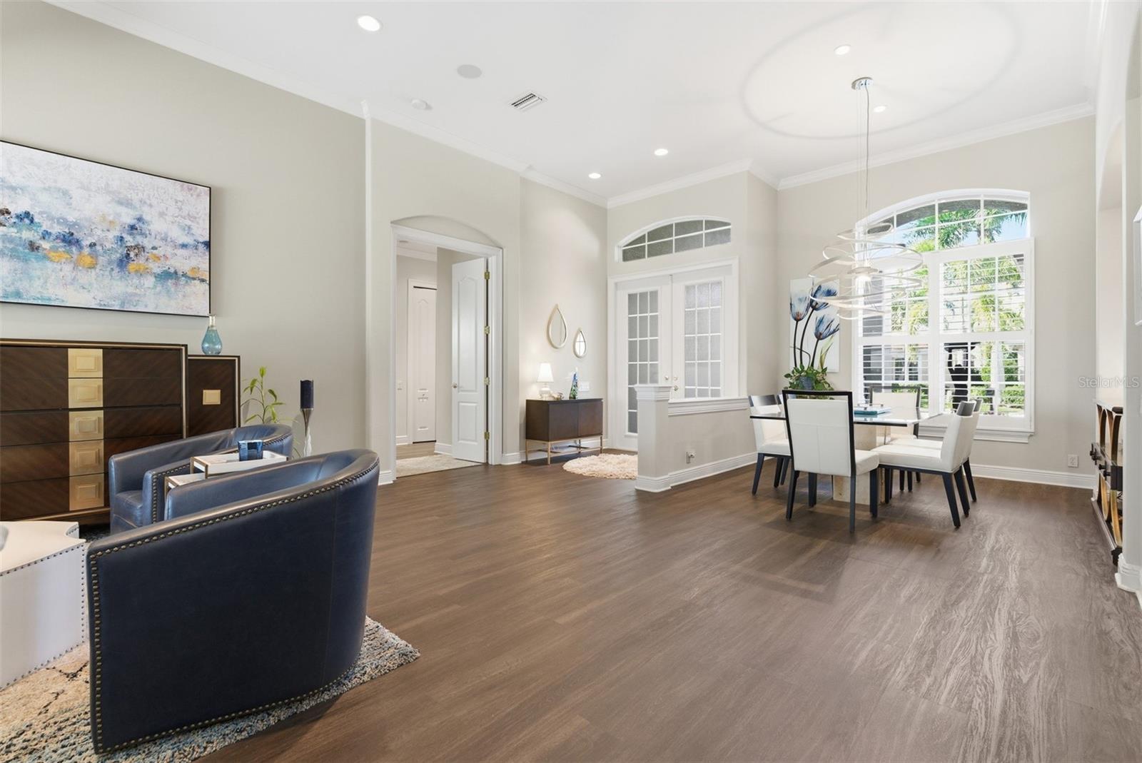 Listing photo id 10 for 120 12th Avenue E