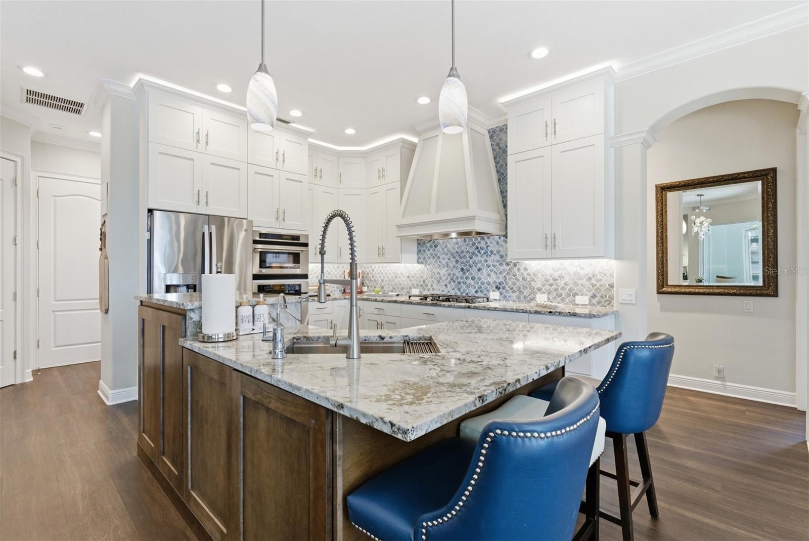 Listing photo id 17 for 120 12th Avenue E