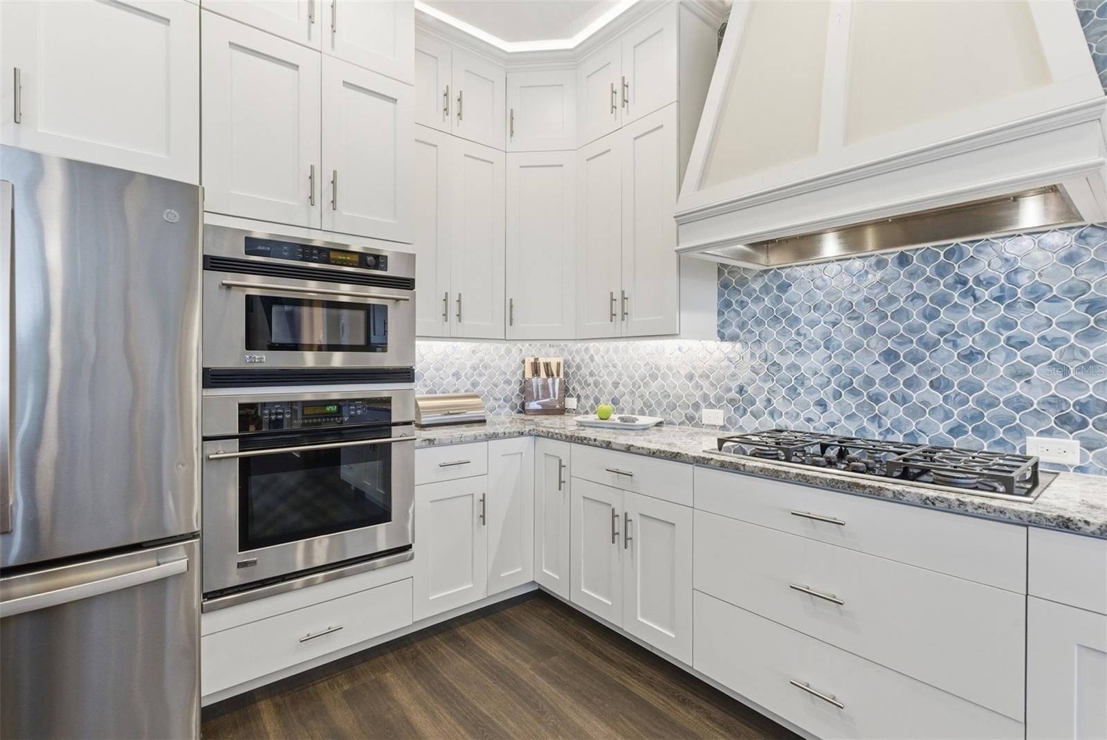 Listing photo id 22 for 120 12th Avenue E