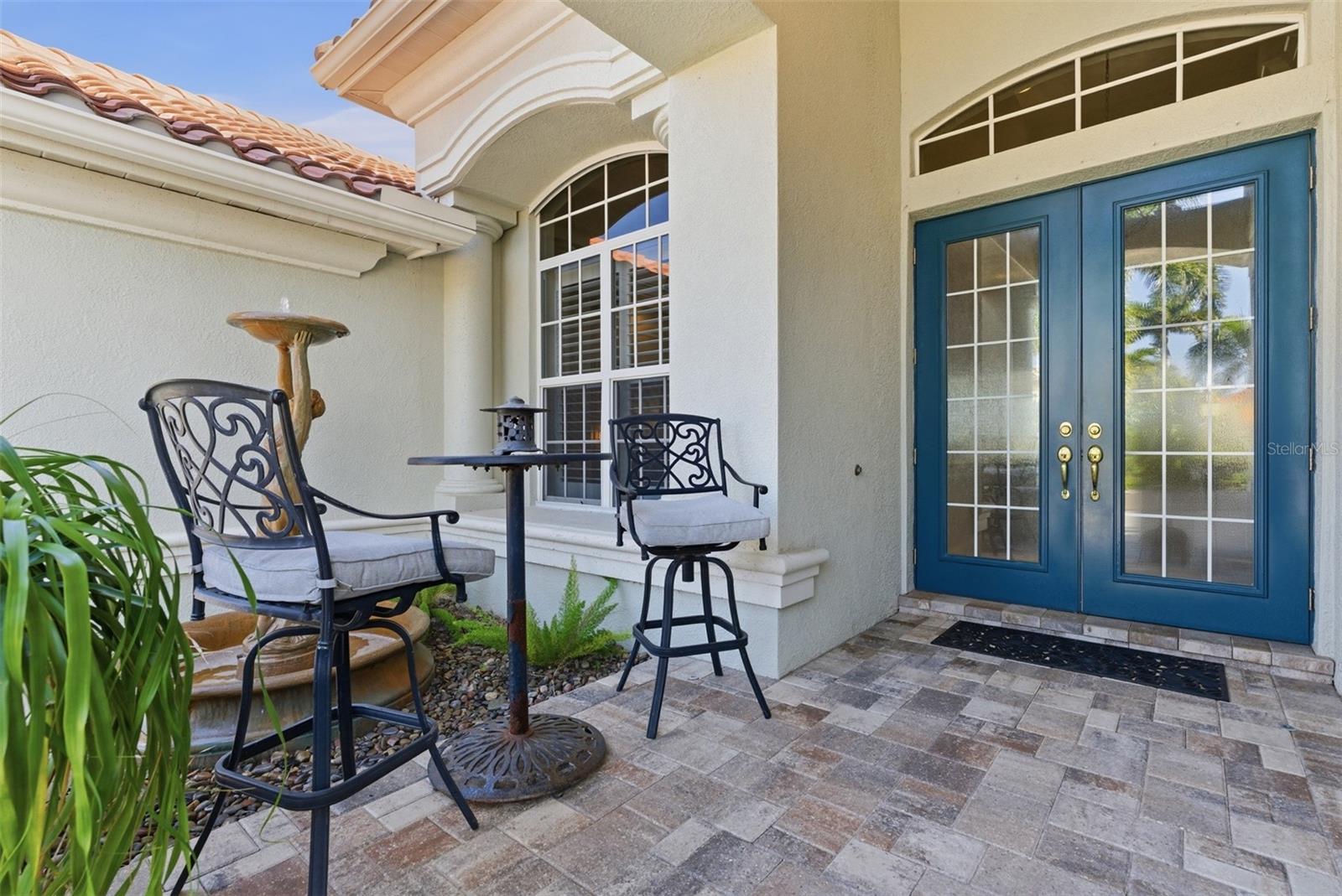 Listing photo id 1 for 120 12th Avenue E