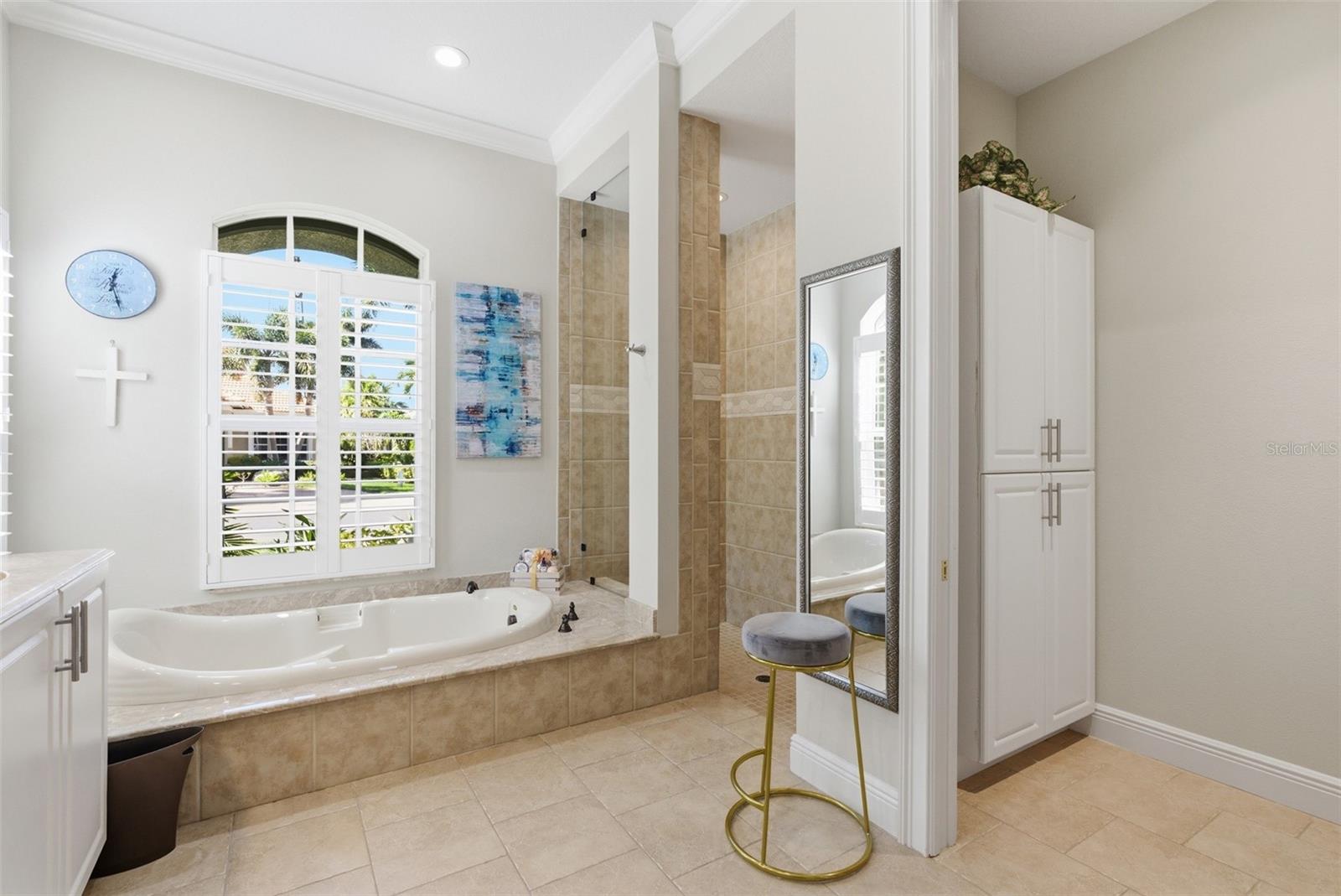 Listing photo id 37 for 120 12th Avenue E