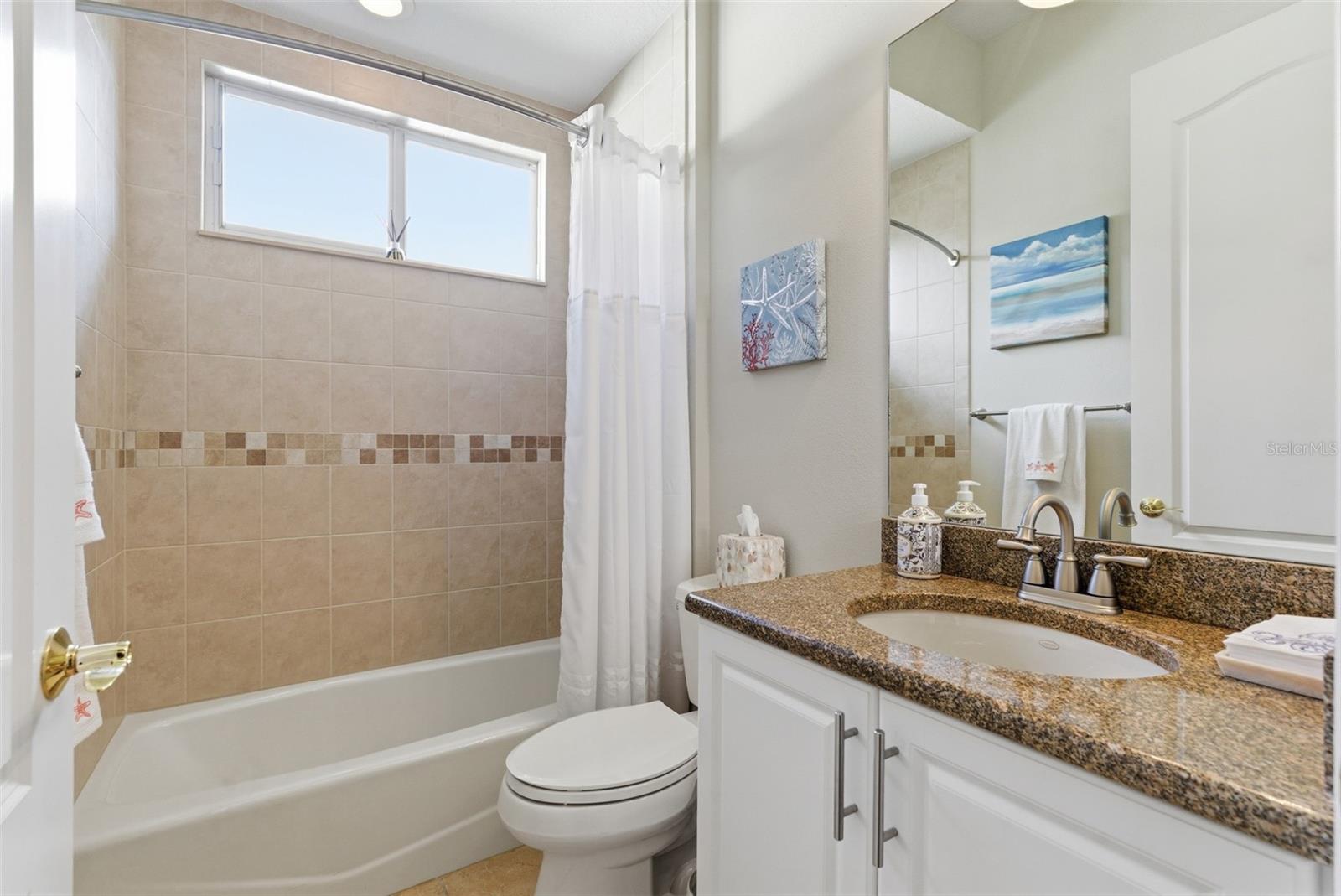 Listing photo id 41 for 120 12th Avenue E