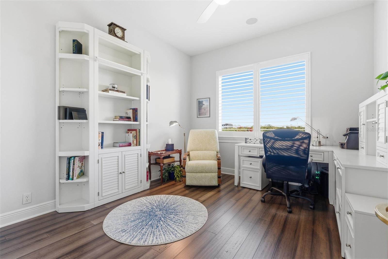 Listing photo id 42 for 120 12th Avenue E