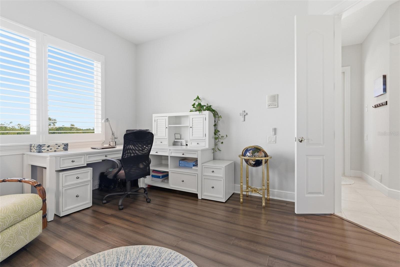 Listing photo id 44 for 120 12th Avenue E