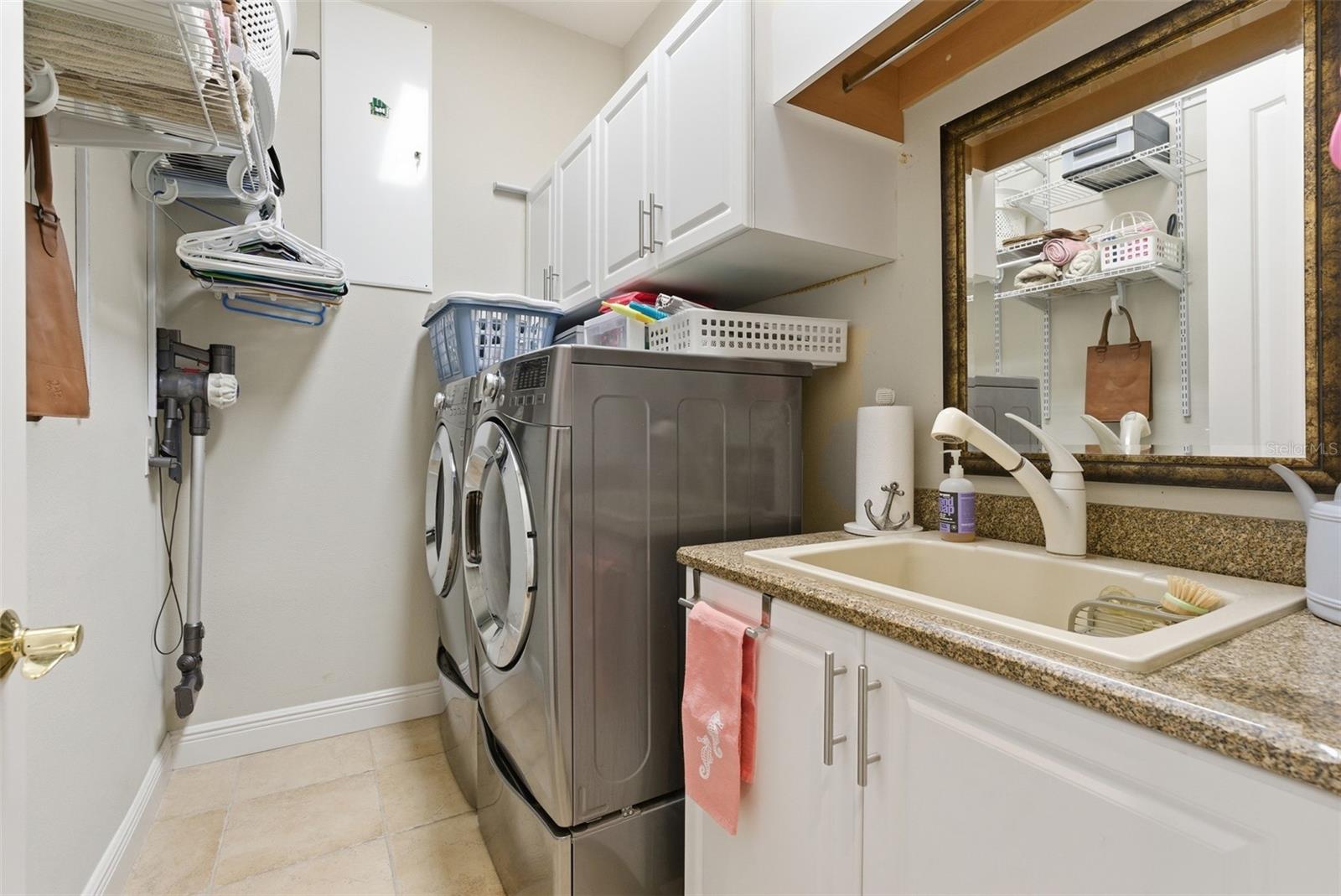 Listing photo id 52 for 120 12th Avenue E