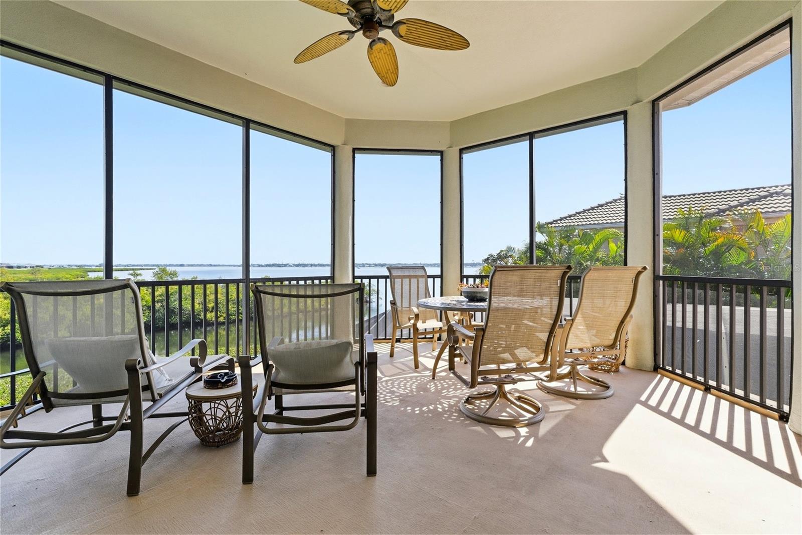 Listing photo id 53 for 120 12th Avenue E