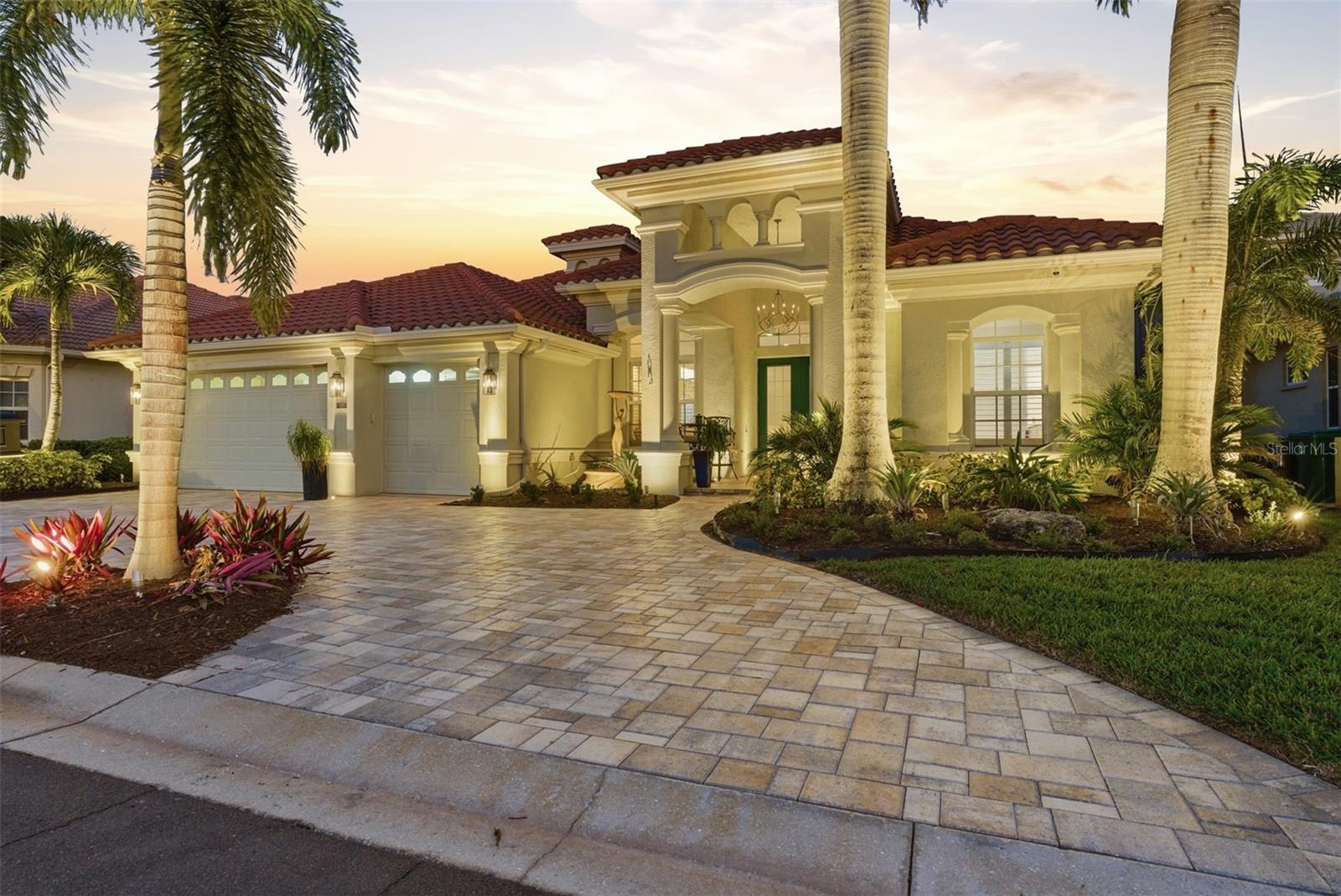 Listing photo id 6 for 120 12th Avenue E