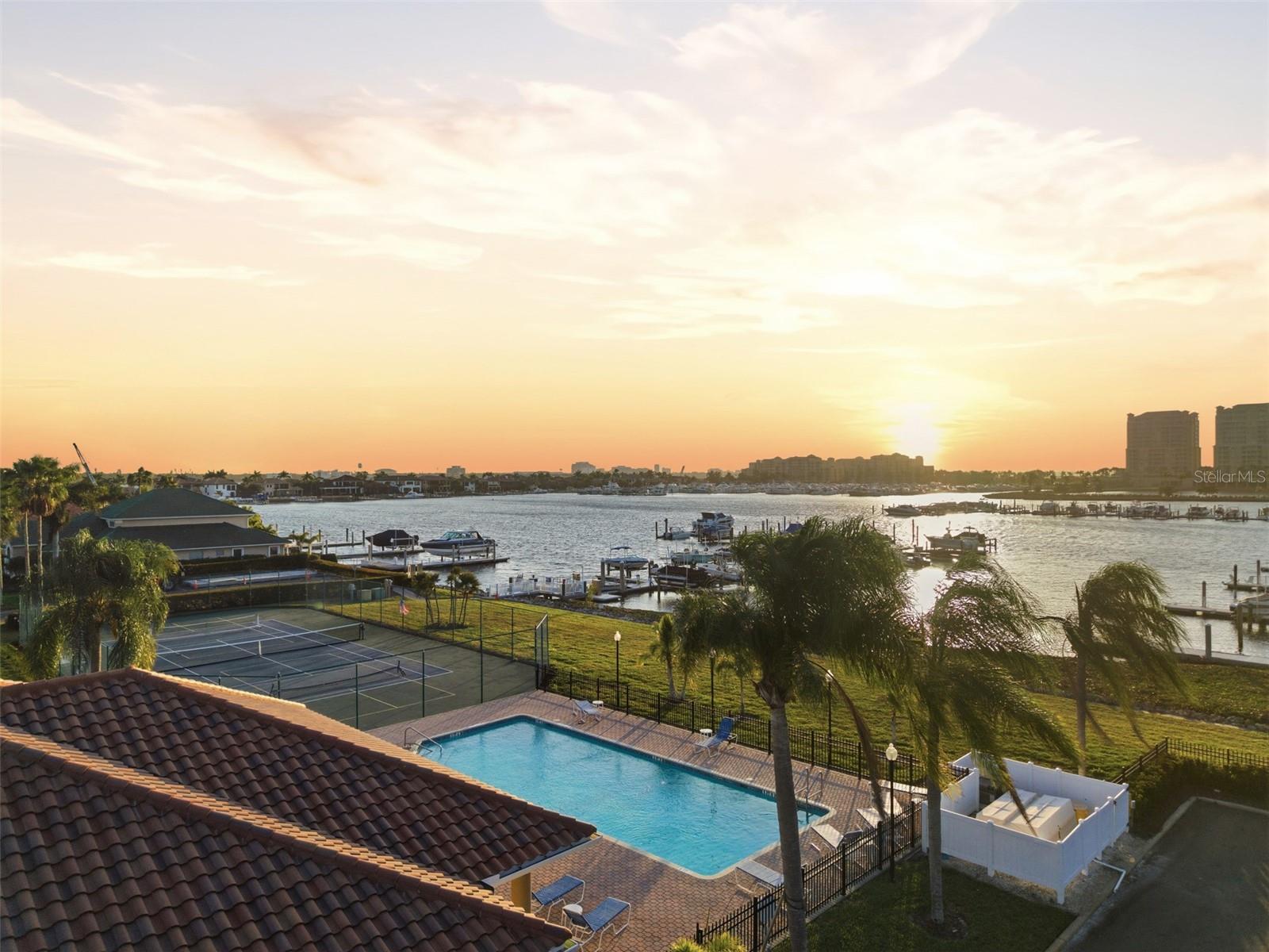 Listing photo id 93 for 120 12th Avenue E