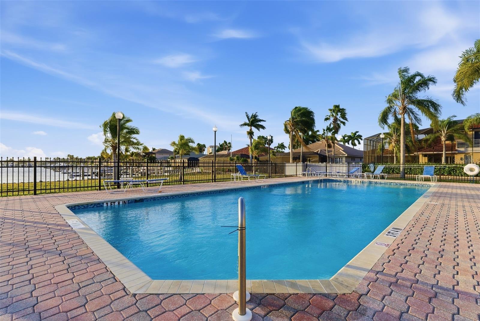 Listing photo id 94 for 120 12th Avenue E