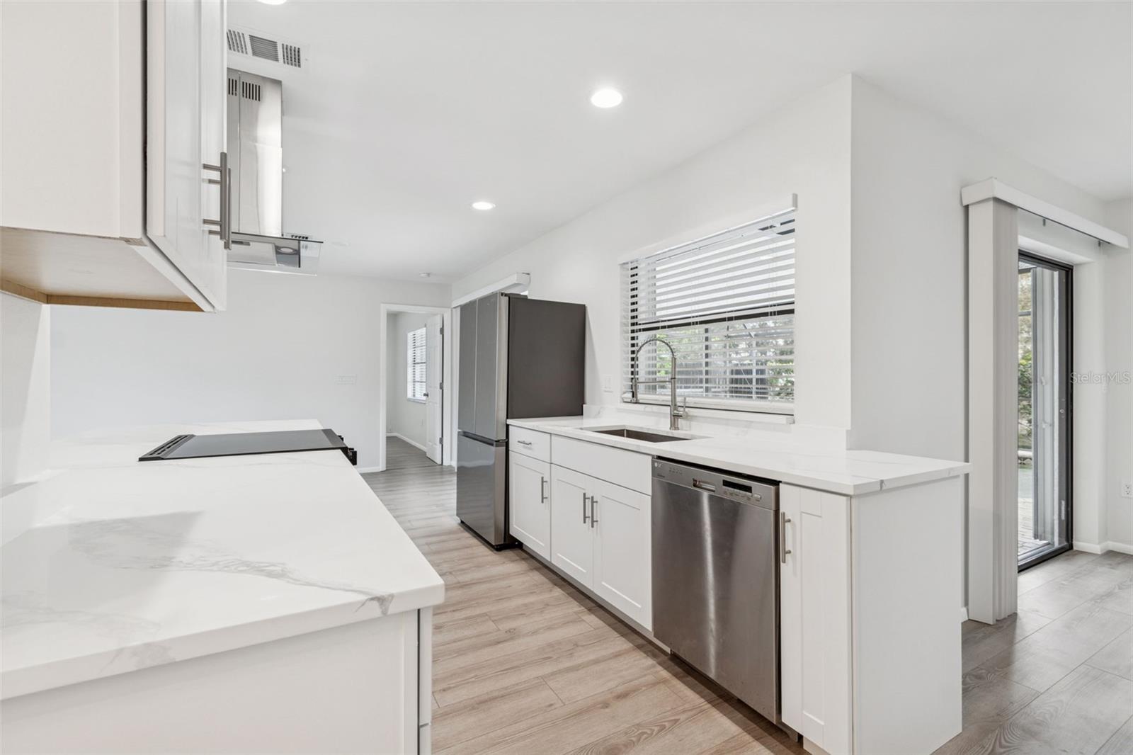 Image 14 of 100 For 4423 Meadow Creek Circle