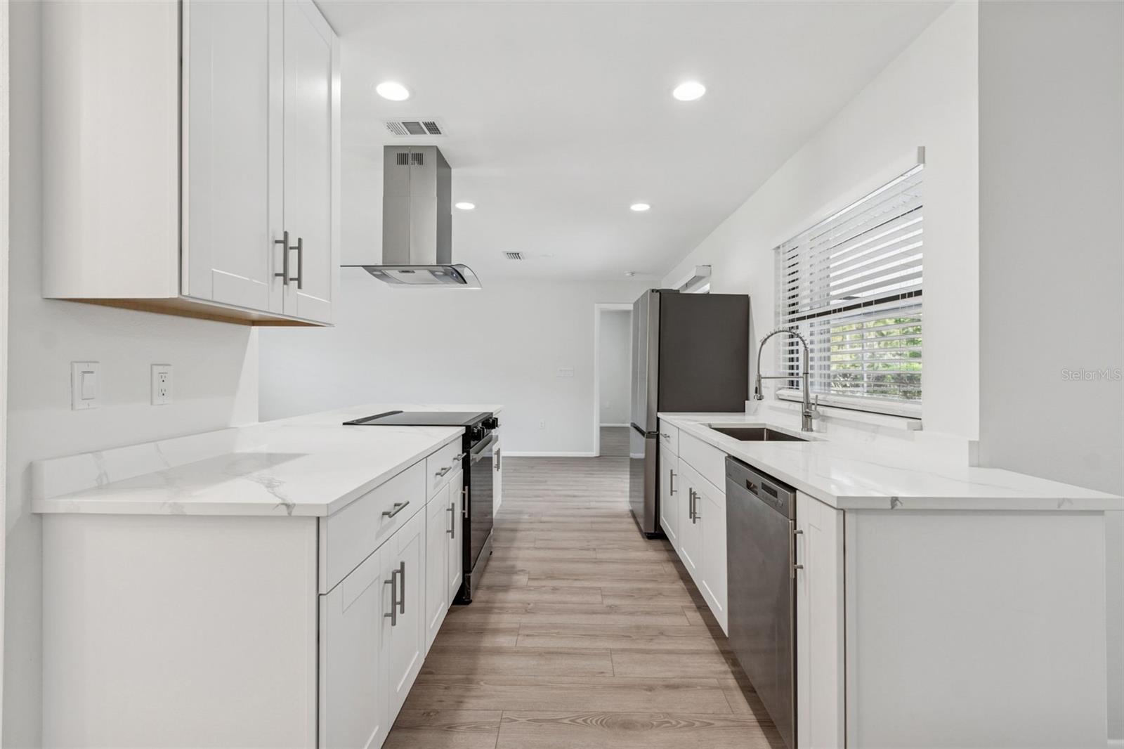 Image 16 of 100 For 4423 Meadow Creek Circle