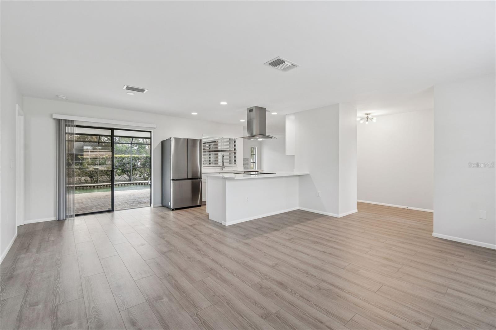 Image 19 of 100 For 4423 Meadow Creek Circle