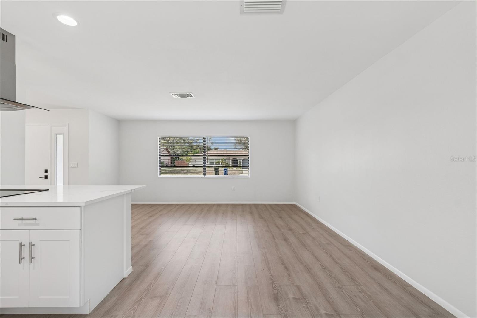 Image 21 of 100 For 4423 Meadow Creek Circle