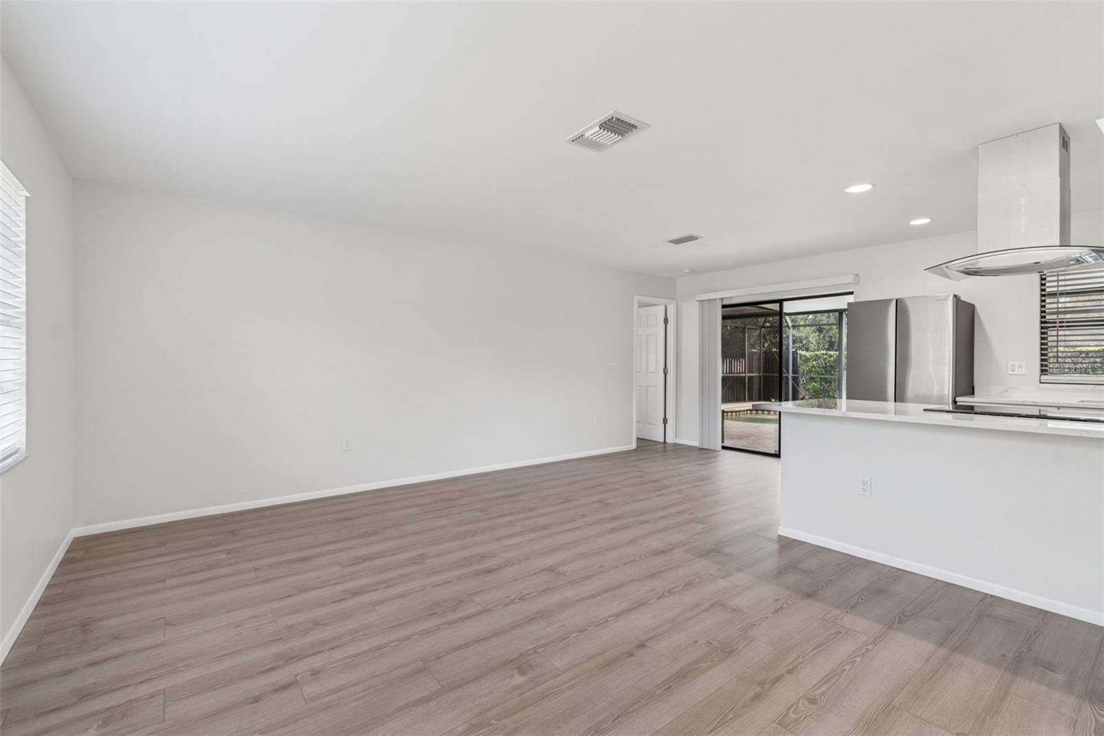 Image 22 of 100 For 4423 Meadow Creek Circle