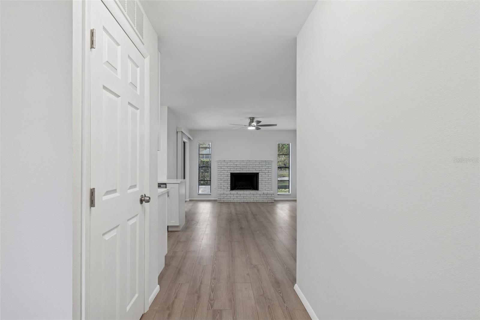 Image 26 of 100 For 4423 Meadow Creek Circle