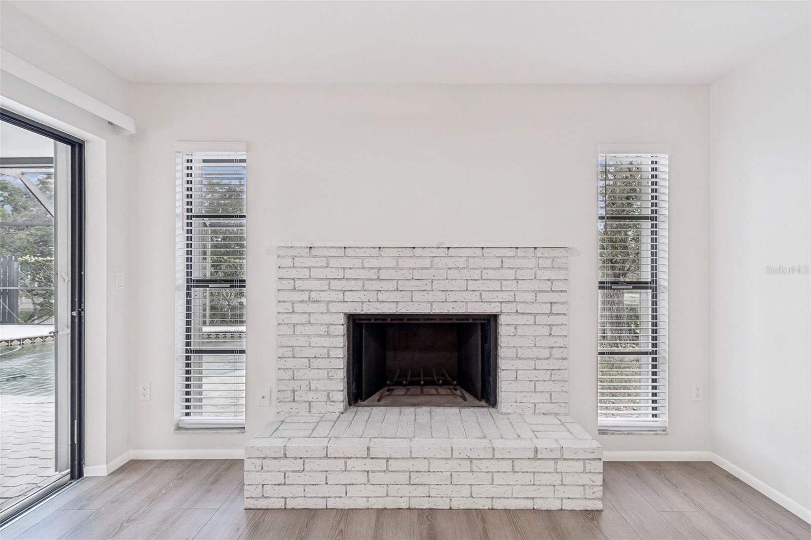 Image 27 of 100 For 4423 Meadow Creek Circle