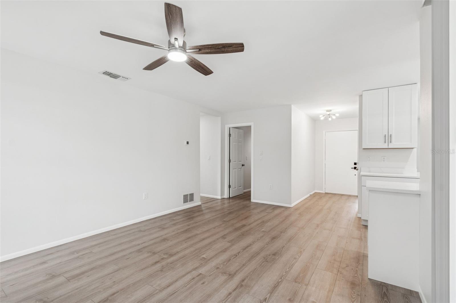 Image 29 of 100 For 4423 Meadow Creek Circle